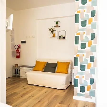 Amodei Urban Chic Living *